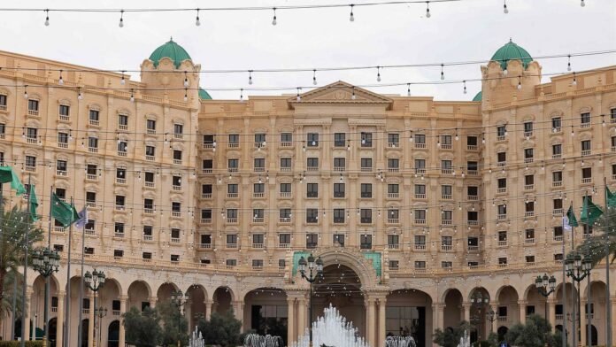 Delegaciones de Rusia y EE.UU. en negociaciones en Riad por el conflicto en Ucrania.