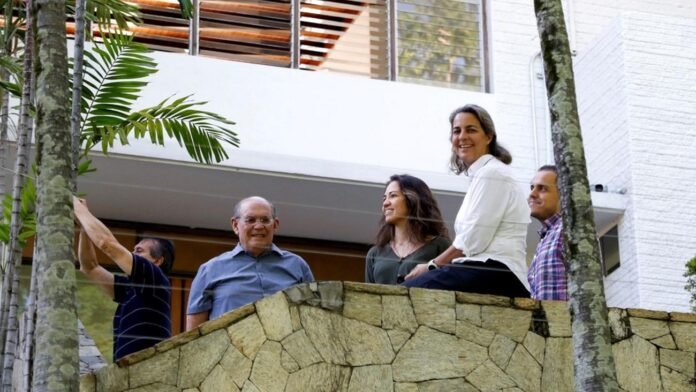 refugiados dentro de la embajada